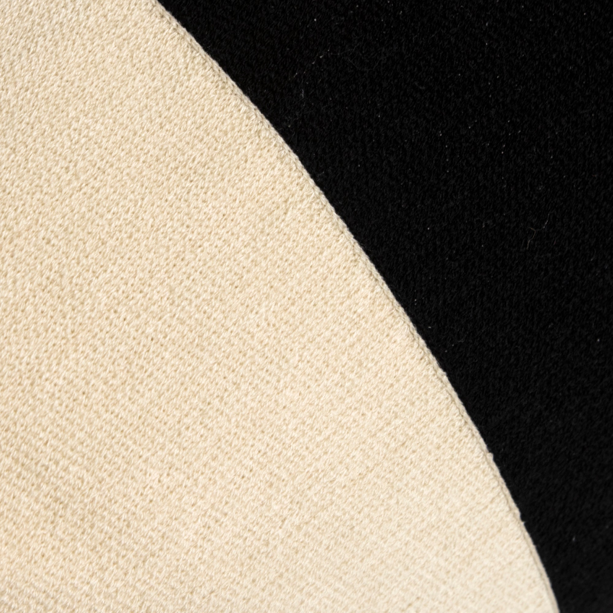 BEE BEIGE Y NEGRO 40X70
