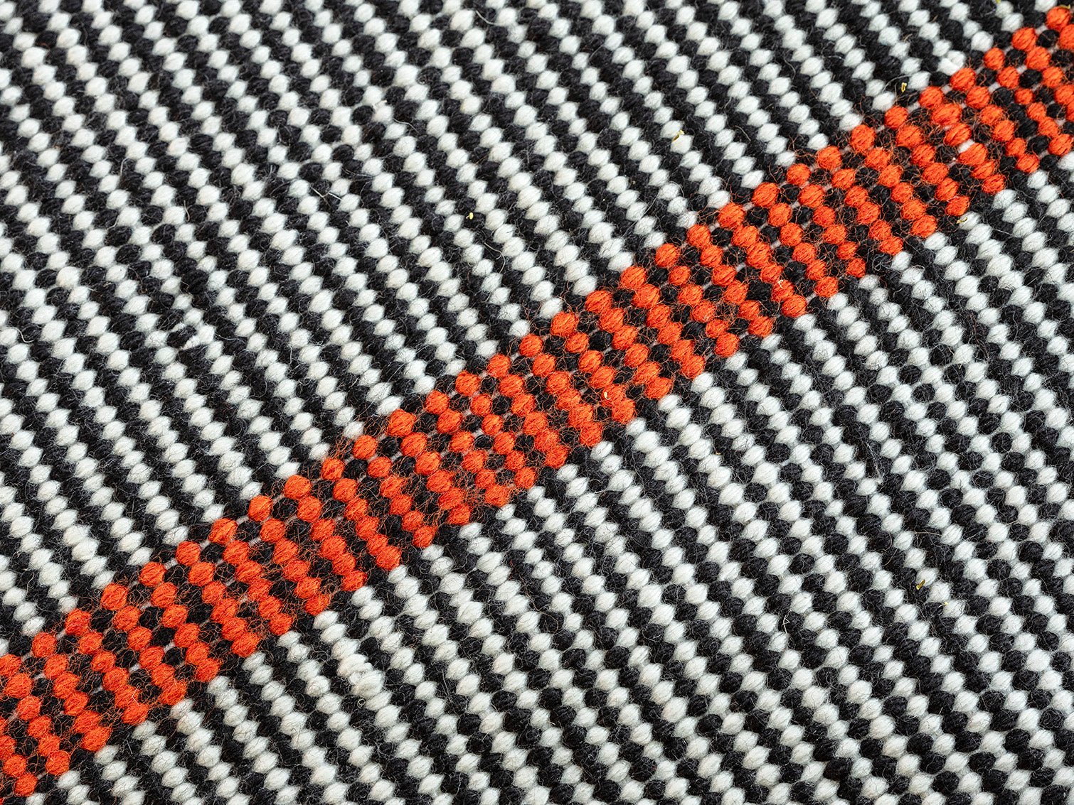 TUAREG NEGRO Y NARANJA