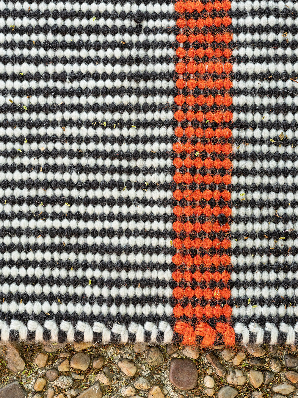 TUAREG NEGRO Y NARANJA – Kilombo Rugs